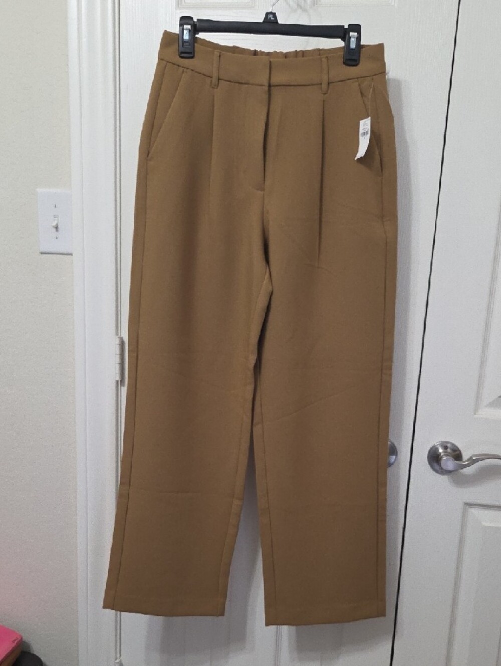 Old Navy Wide Leg Trouser in Khaki